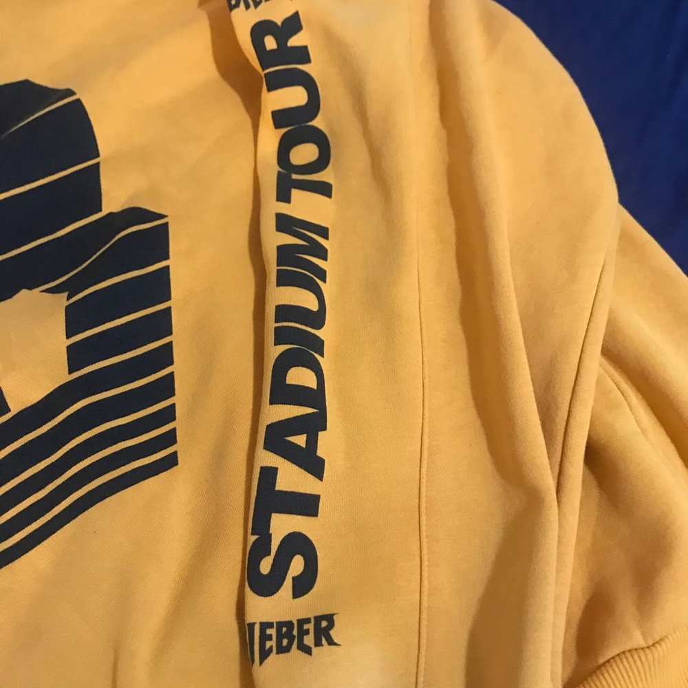 Yellow Justin Bieber stadium tour sweater